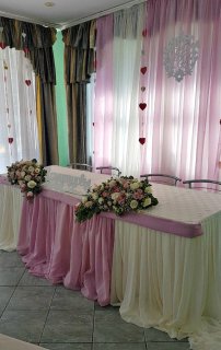 Розовое оформление зала &laquo;Нежные чувства&raquo;