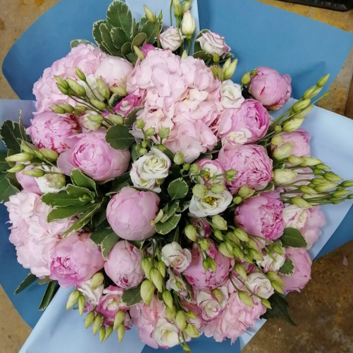 Букет из пионов и эустомы «Для самой нежной» — доставка цветов 