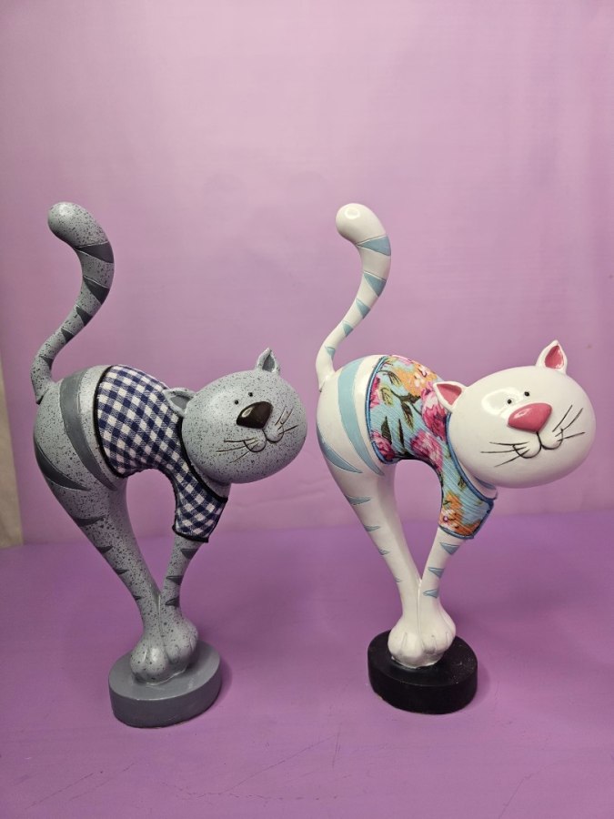 Интерьерный сувенир «Игривая кошка» — доставка цветов 